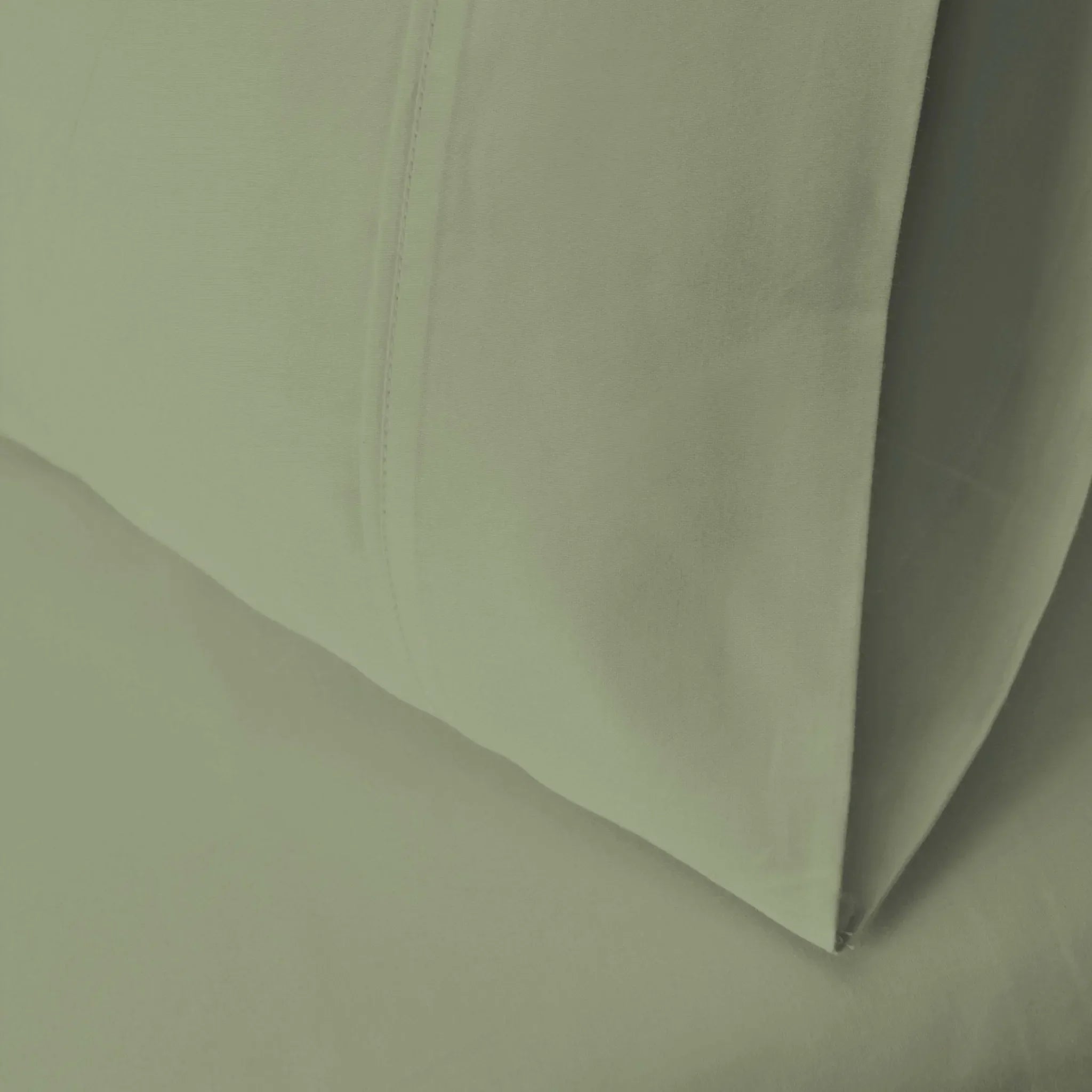 100% Egyptian Cotton 700 Thread Count Solid Pillowcase Set