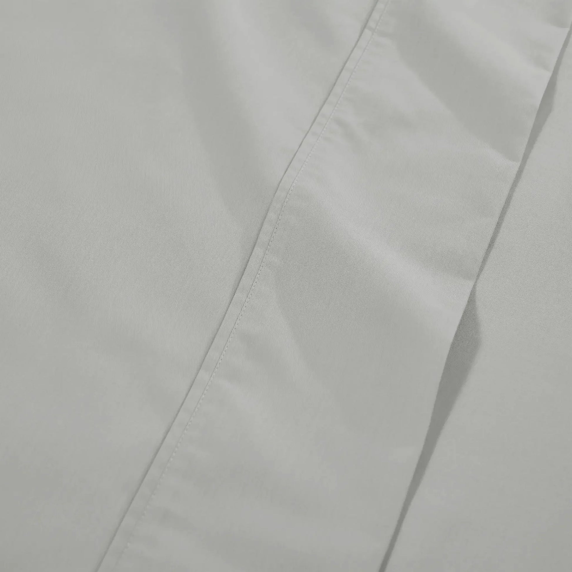 Bedding that breathes and lasts in platinum