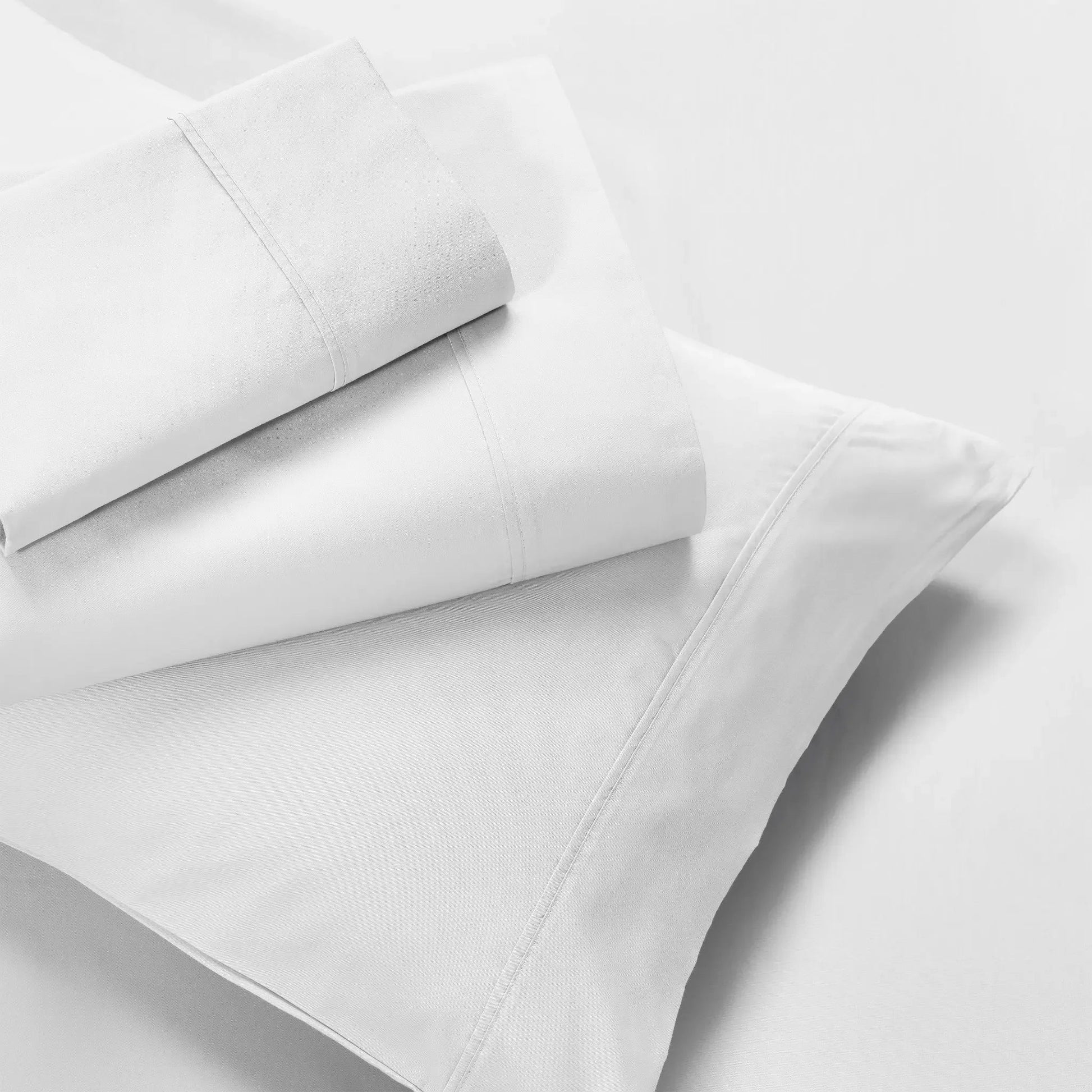 Bedding that breathes and lasts in white color
