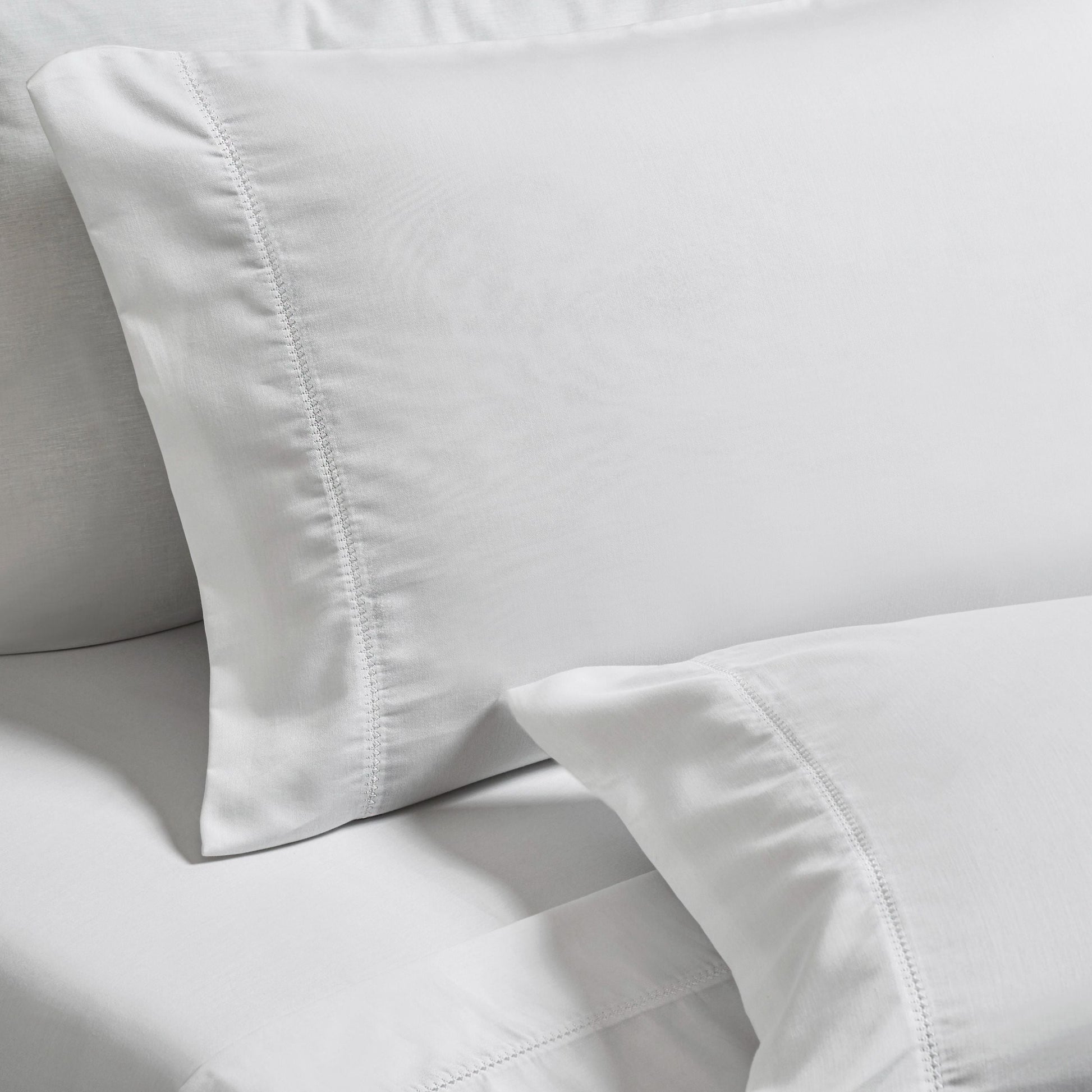 600 Thread Count Cotton Blend Pillowcases, Pandora Embroidered Hem, Set of 2 for USA homes