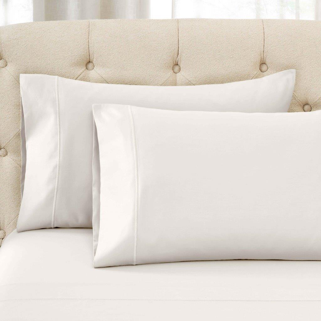 Ivory 1500 Thread Count Egyptian Cotton pillowcase set close-up texture detail.