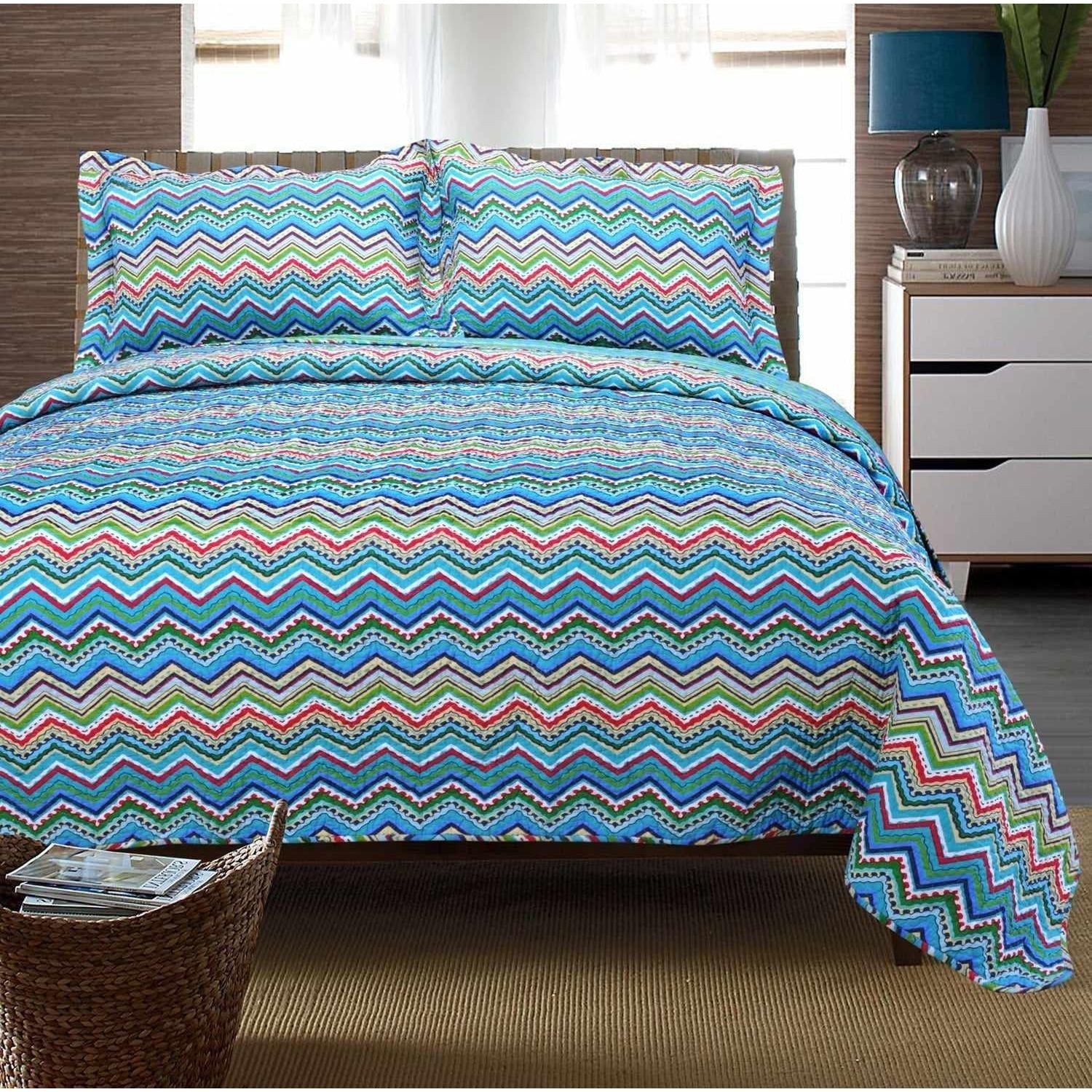 Cotton Modern Geometric Zig Zag Reversible Quilt and Sham Set