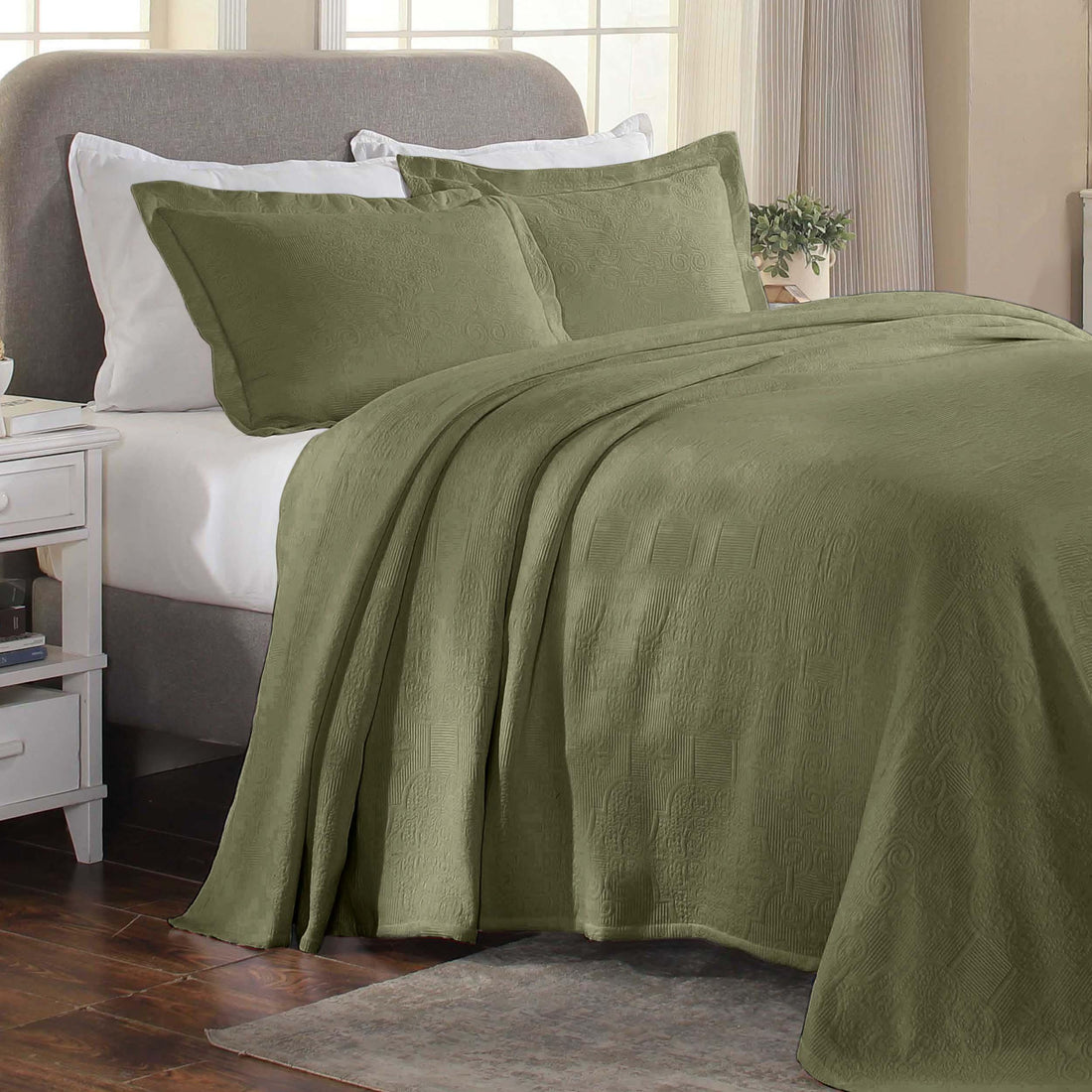 Florin Cotton Matelasse Weave Jacquard Scroll Medallion Bedspread Set